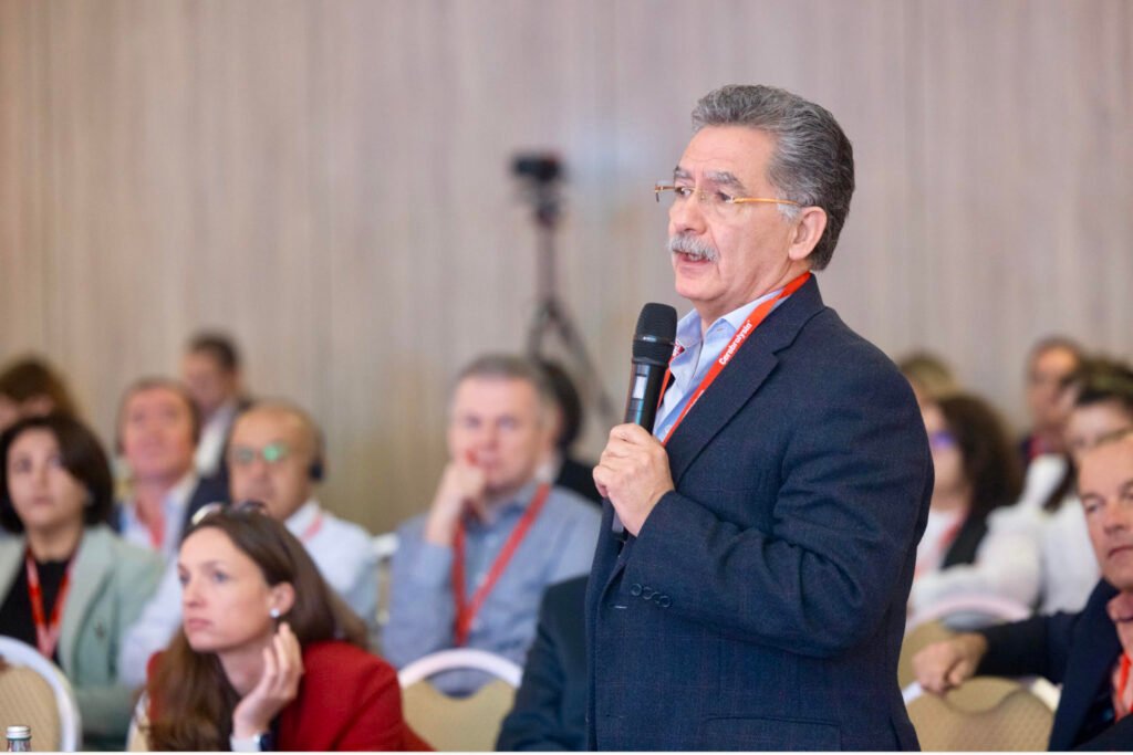 Dr. Salvador Ruiz presentando los avances para el tratamiento del accidente cerebrovascular hemorrágico en el International Mondsee Medical Meeting de Salzburgo